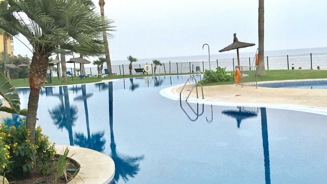 Mi Capricho Beachfront- P300 - With Sea View Apartment
