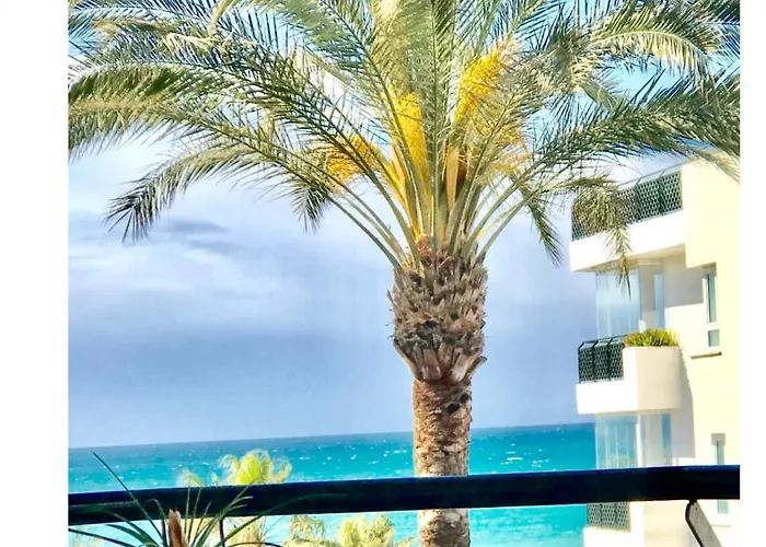 Mi Capricho Beachfront- P300 - Apartment With Sea View
